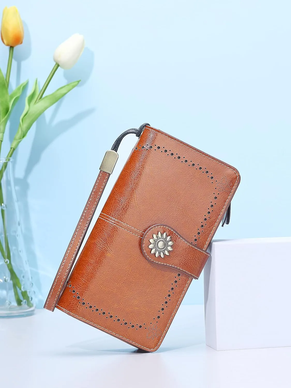 Lavemi Womens Large Capacity Genuine Leather RFID Blocking Wallets Wristlet Clutch Card Holder