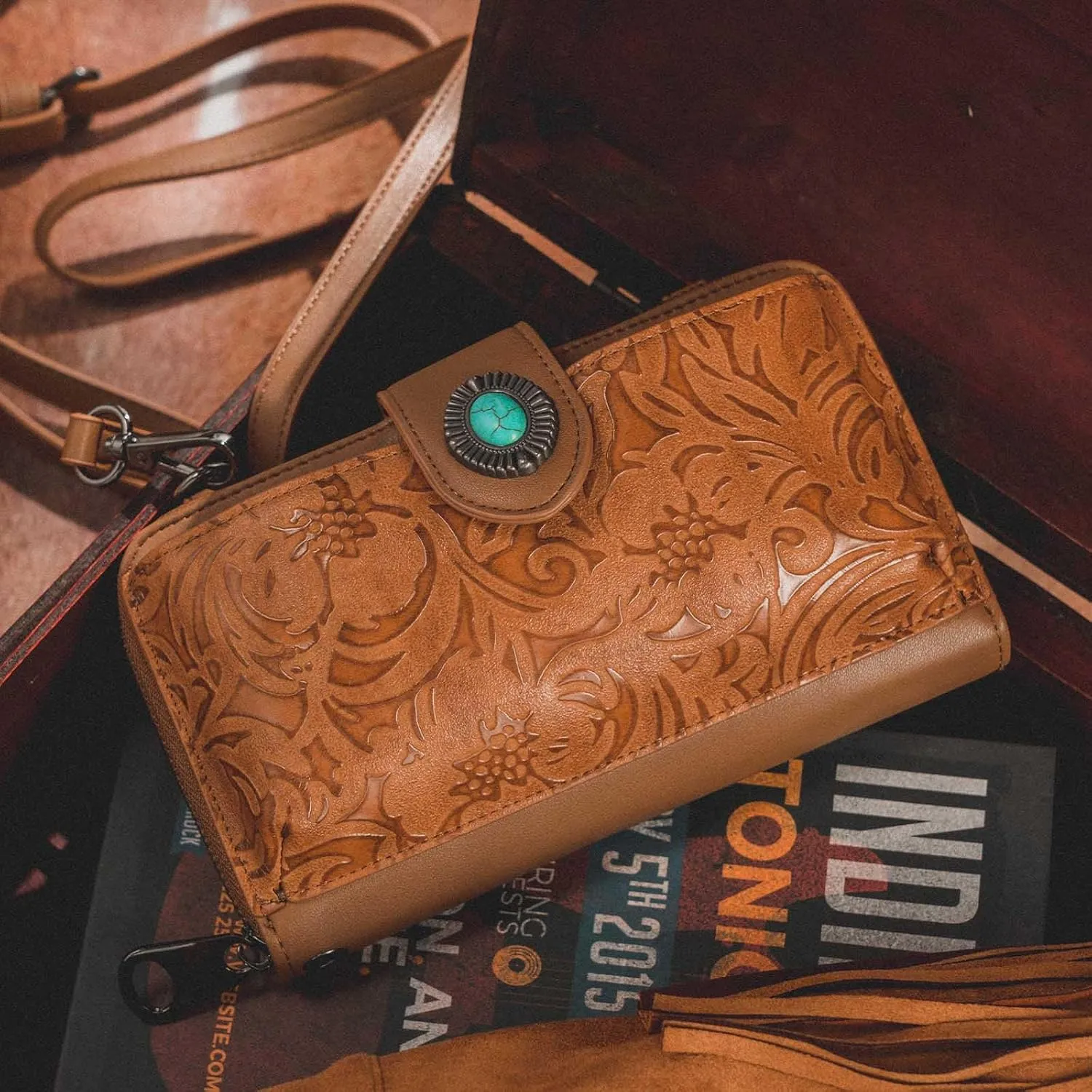 Women's Crossbody Handbag Small Vintage, Ladies Wallet Western Adjustable Phone Purse Clutch Turquoise Concho Embossed